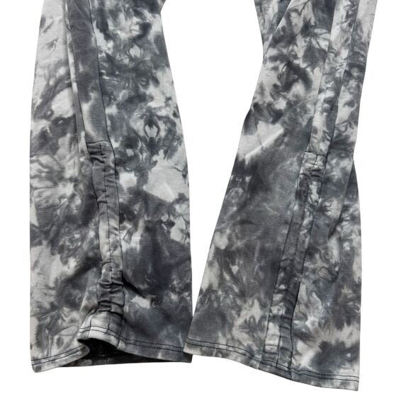 CHICOS Zenergy Gray Tie Dye Tummy Control Leggings Size 1 8/10 Drawstring Ankle - Picture 3 of 7
